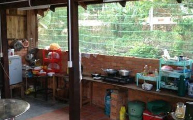 Lang Cau Homestay