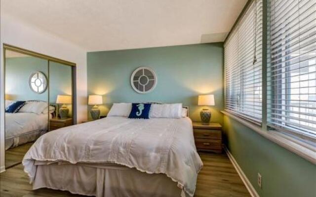 Coral Sands Beautiful Condominium by RedAwning