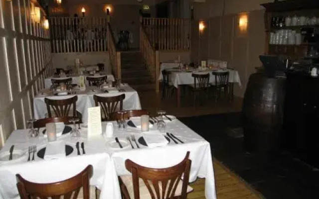 Station Hotel And Restaurant