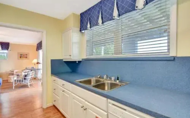 Dog Friendly Ground Level Duplex by RedAwning