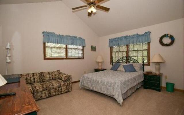 Pioneer House - 3 Br home by RedAwning