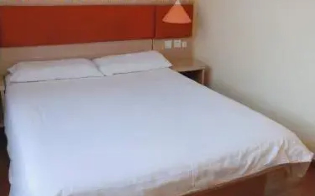 Home Inn Beijing Dongzhimen Beixiao Street