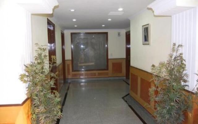 Laurent & Benon Urban Courtyard - DLF Phase 2