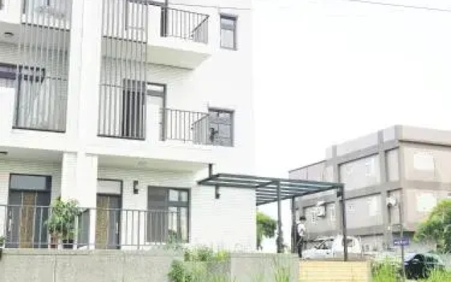 Season 5 Country Inn