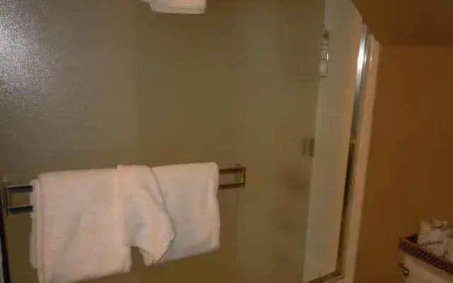 Two-Bedroom plus Den Deluxe Unit #124 by Escape For All Seasons
