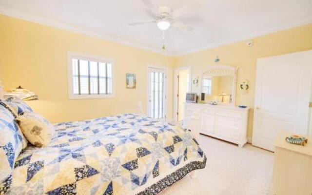 Purple Parrot 37CD - 1 Br Condo