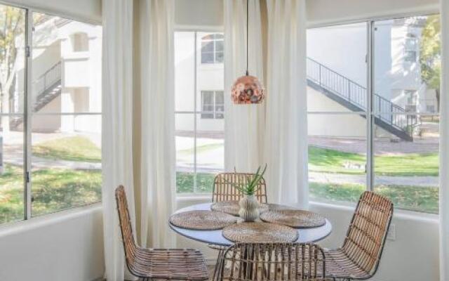 Bright 2BR Apt South Tempe byWanderJaunt