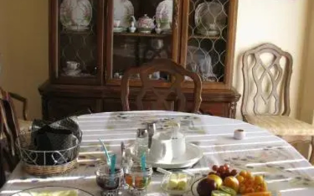 House Victoria Bed & Breakfast