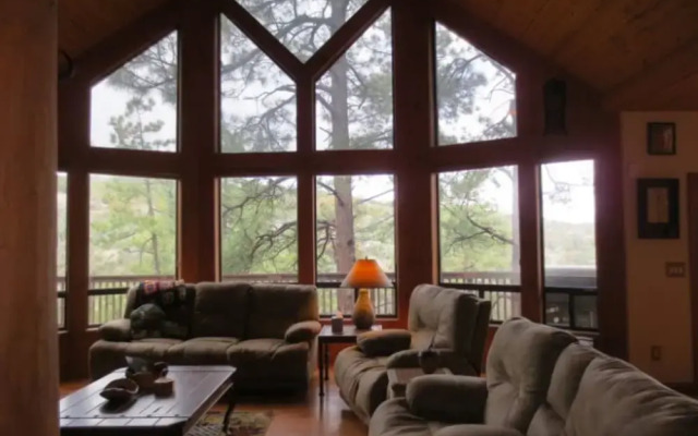 Forest Glen Lodge