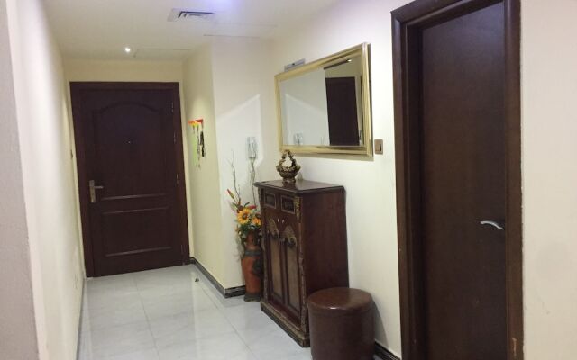 Luxury Furnished 3BR near LAKE Khalid