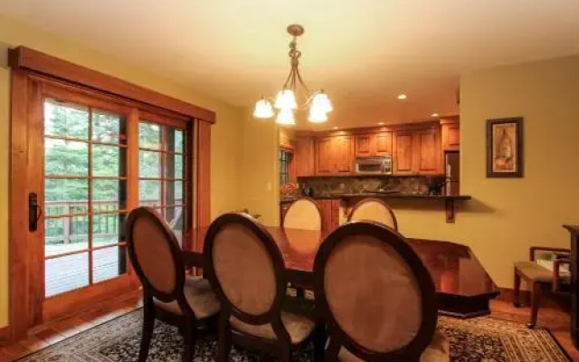 Discovery Chalet 164