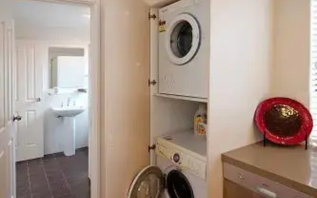 Como Executive Apartment