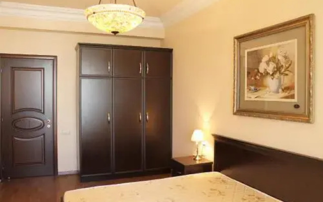 Luxe Apartment at North Avenue