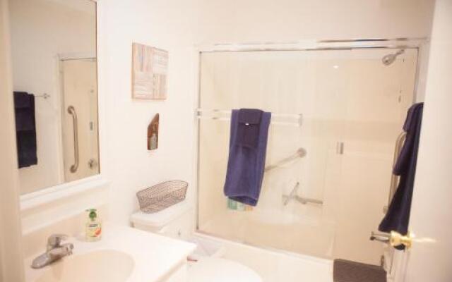 #3 Sunny Stylish 2br Flat Hollywood