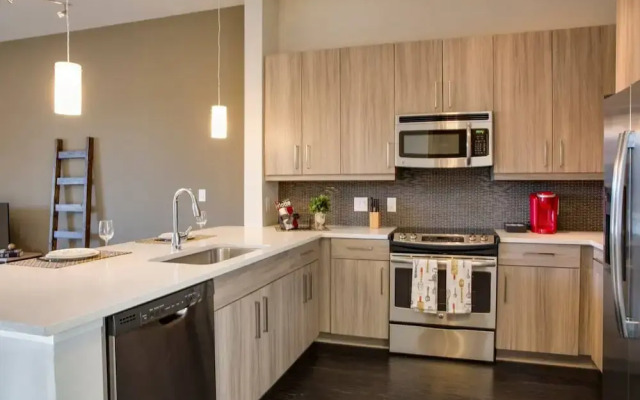 Stunning 1BR Apt In Uptown Near Ballpark