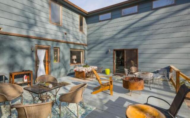 Baby Blue Modern Green Hills Guesthouse