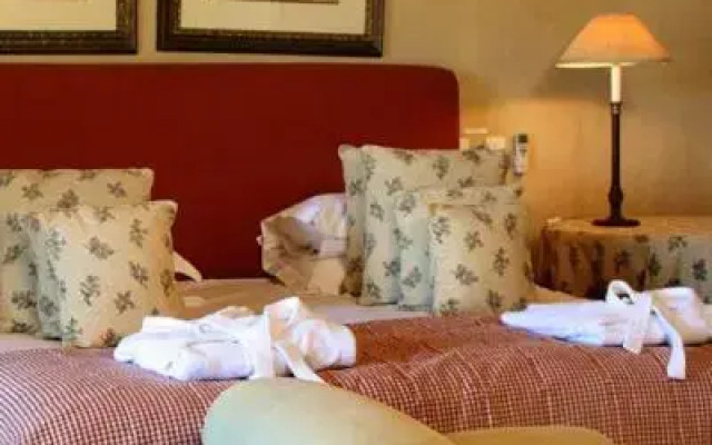Burgundy Bourgogne Manor House and Cottages