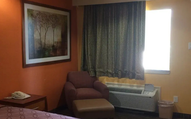 Select Inn & Suites Houston