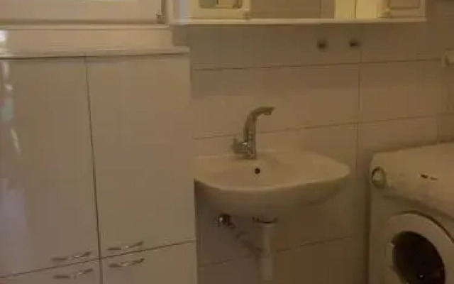 Three-Bedroom Holiday Home in Sutivan