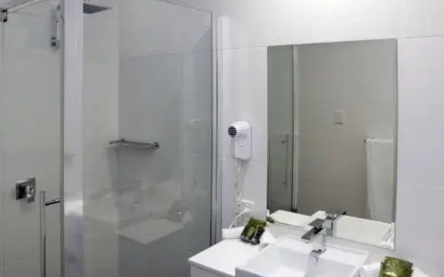 Cooktown Harbour View Luxury Apartments