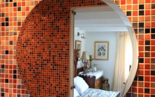 Danny Minnies Country House