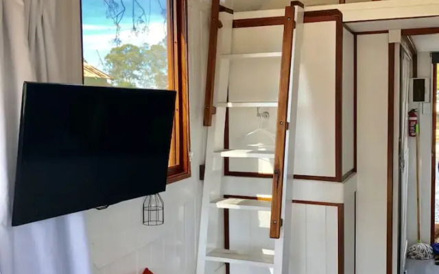 Big Tiny 6Sixteen The Banks