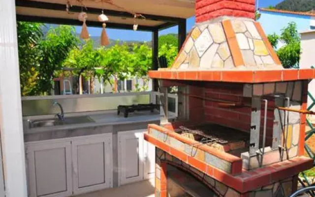 Golden Sunrise Apartments