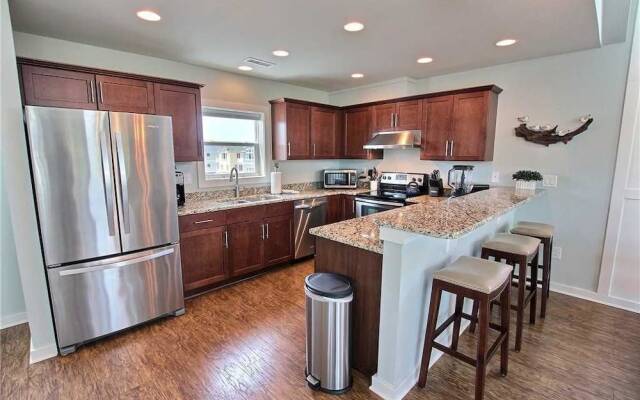 Salty Breeze Cb34 - 4 Br Home