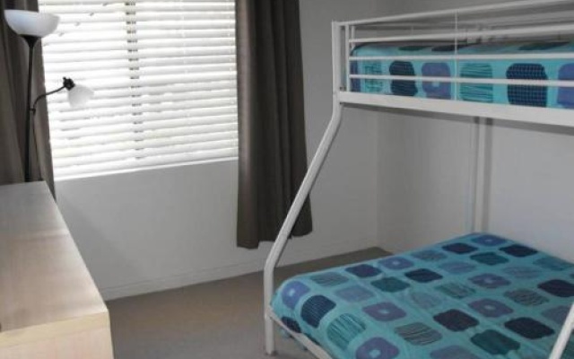 Hibiscus Court, Unit 4, 24 North St, Forster – Guest Rooms – Forster