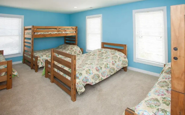 Dmanfish - 9 Br Home