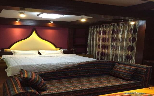 Ruo Chujian Youth Hostel