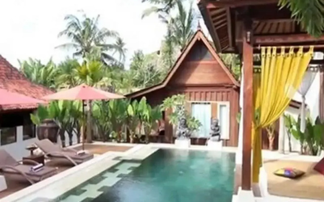 The Prabu House of Art and Villa