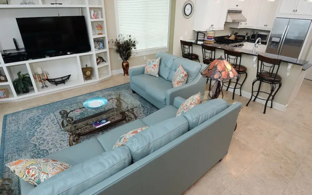 Front Beach House 19404