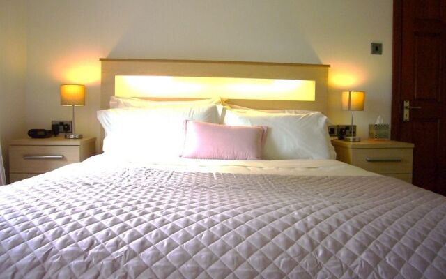 Pinetrees Bed & Breakfast