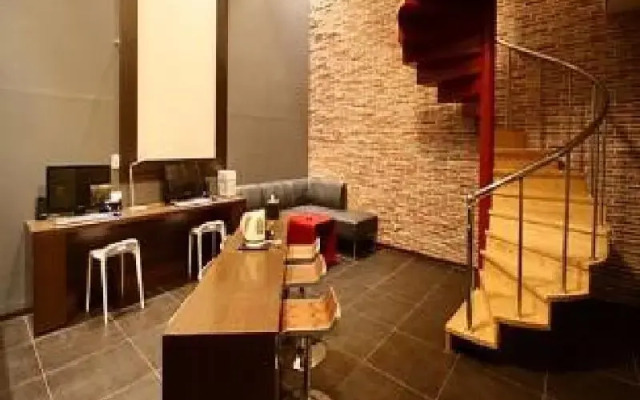 Simple Life Hotel