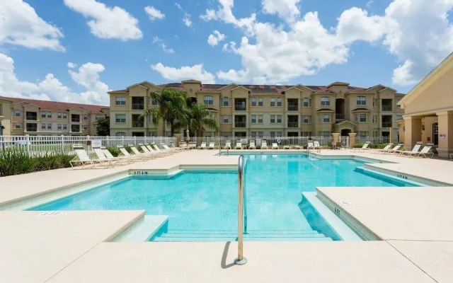 Platinum Poolside Palace