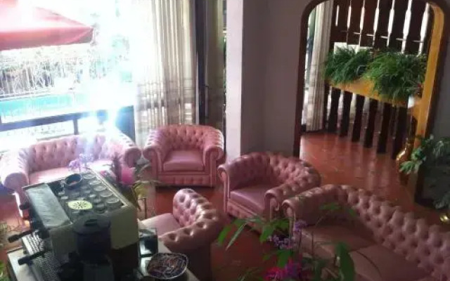 Hotel Lariana BB