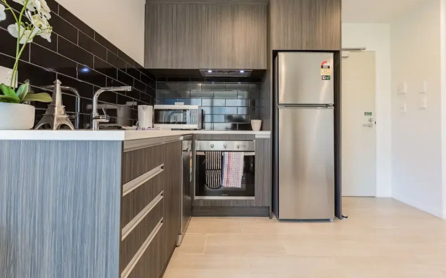 Lovely Apartment Near Myers Park in CBD