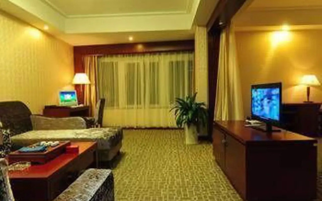 Golden Leaf Hotel