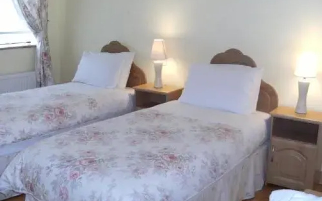 Inny River Lodge