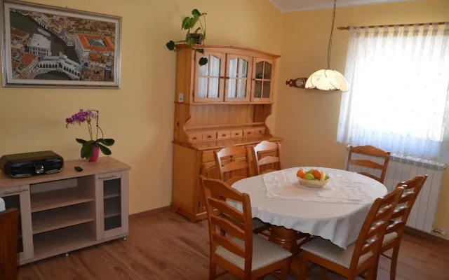 Holiday home Fragola with Outdoor Swimmingpool  in Tinjan