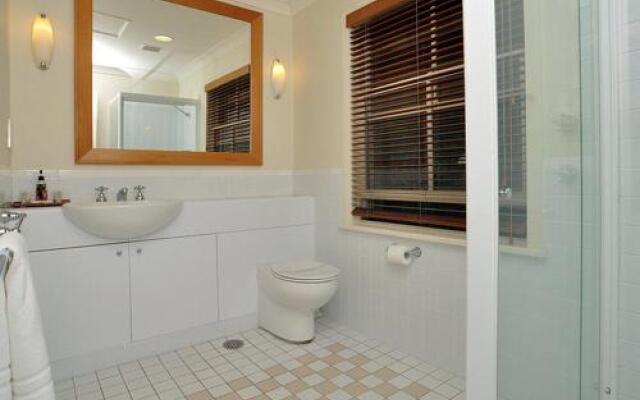 Villa Executive 2br Shiraz Resort Condo located within Cypress Lakes Resort (nothing is more central)