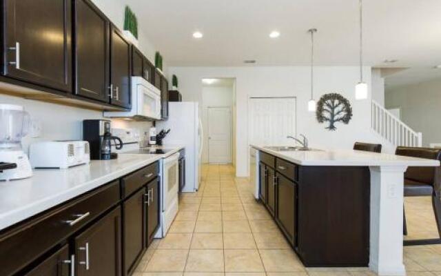 7BR Villa - 4731 Blue Diamond Street