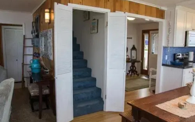 Owl Lookout - 3 Br home by RedAwning