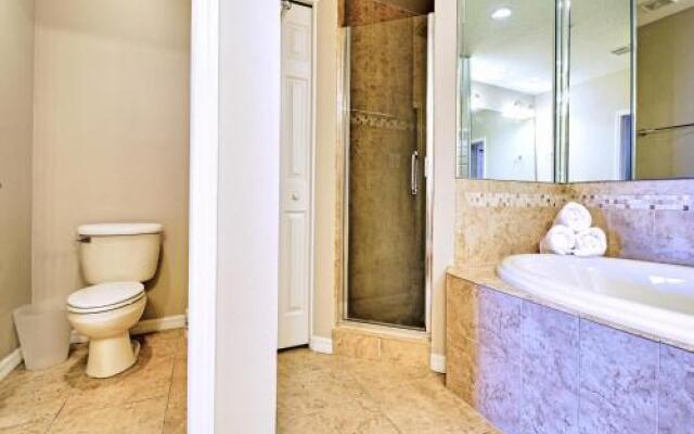 Harborview Grande 700 Waterfront Condo