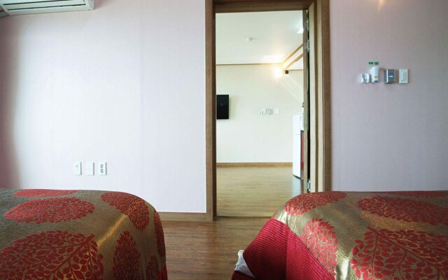 Jeju Amor House Hostel