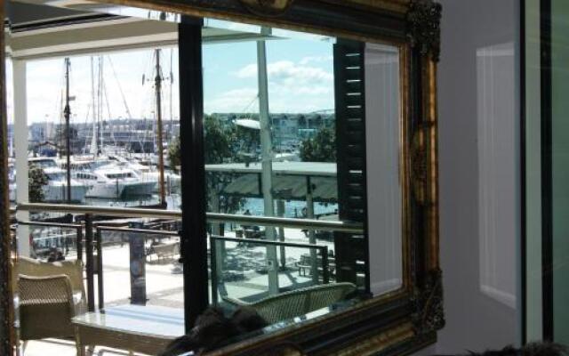 CBD Viaduct Harbour Resort