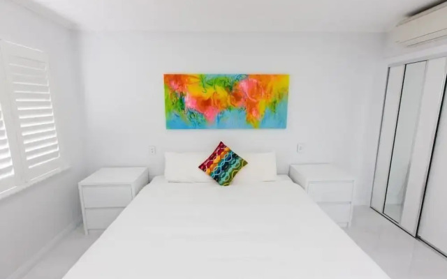 603 On The Beach - Luxury Apartment