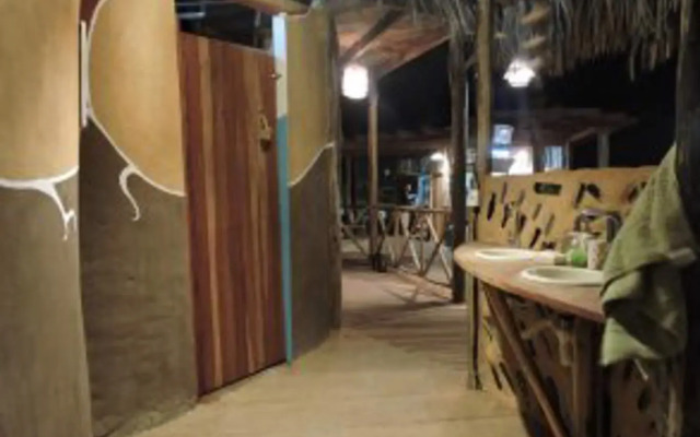 Raízes Eco Hostel
