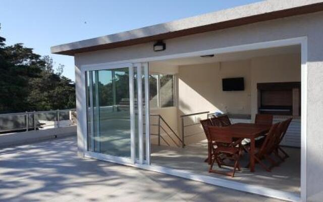 Aqualina Luxury Suites